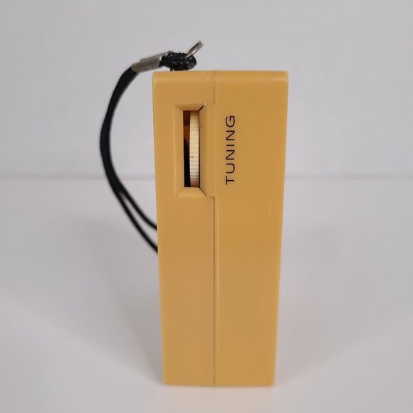 Vintage Golden Sky Playing Card Radio AM Solid State - Picture 4 of 6